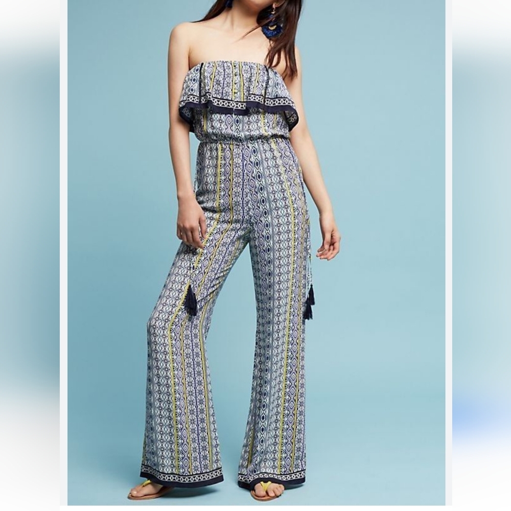 ASTR the label strapless jumpsuit ,wide leg blue, white & yellow size S like new